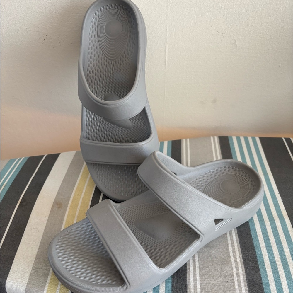 Revitalign slide sandals